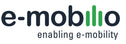 E-mobilo-Logo mit drei grünen Balken, die das „b“ bilden, begleitet vom Slogan „enabling e-mobility“ unter dem Firmennamen.