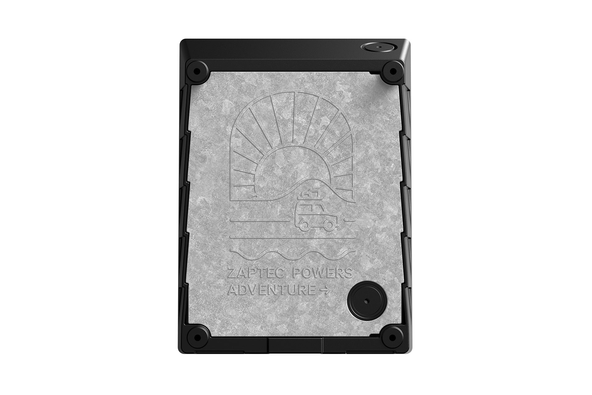 Zaptec Go 2 von Zaptec: Ein rechteckiges Metallgerät mit schwarzem Rand, eingraviert mit Sonnen-, Berg- und Fahrzeugmotiven. „ZAPTEC POWERS ADVENTURE“ hebt seine Heimladestation und die Vehicle-to-Grid-Fähigkeit hervor.